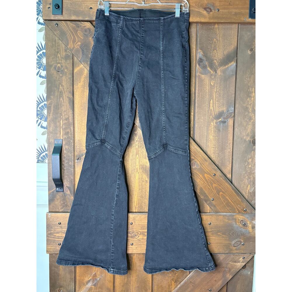 Forever 21 Women’s XL  Jeans Black Flared Dark Pocketless Mid Rise Classic
